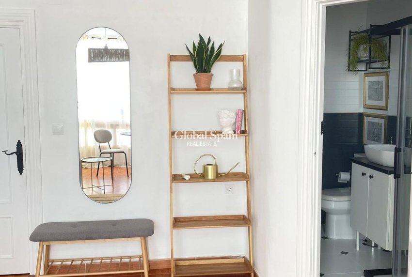 Odsprzedaż - PENTHOUSE -
TORREVIEJA - Punta Prima