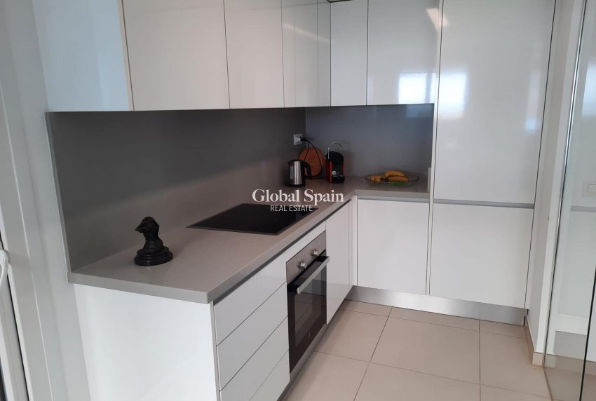 Odsprzedaż - PENTHOUSE -
TORREVIEJA - Punta Prima