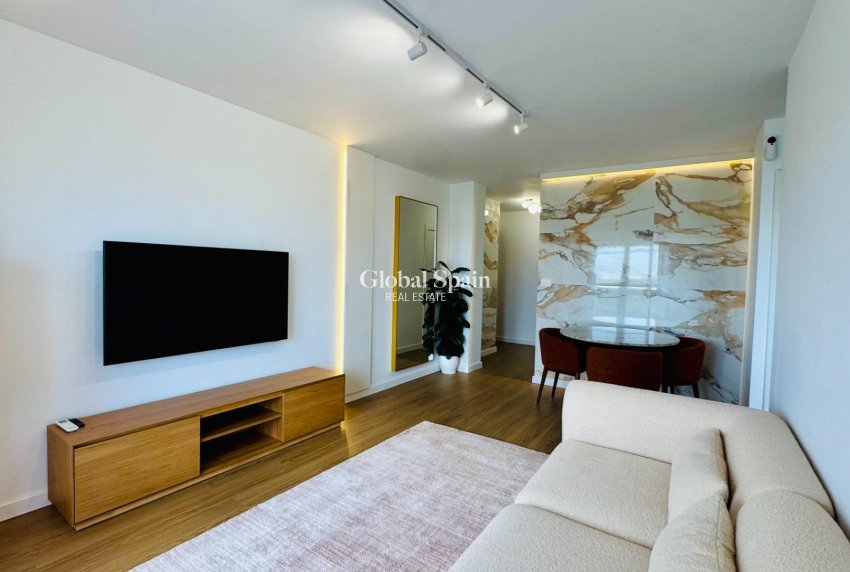 Odsprzedaż - PENTHOUSE -
TORREVIEJA - Punta Prima