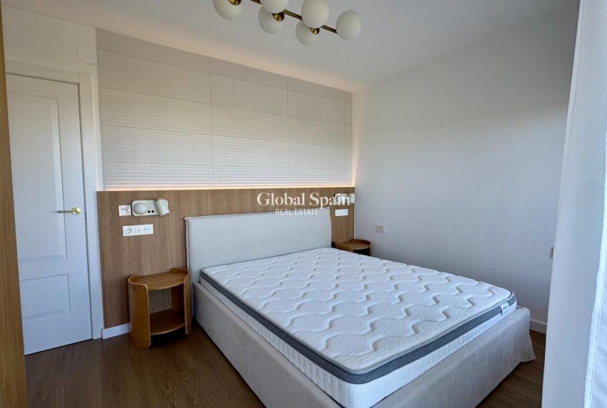 Odsprzedaż - PENTHOUSE -
TORREVIEJA - Punta Prima