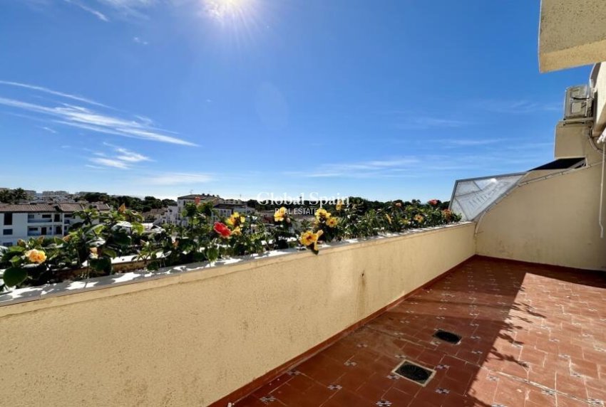 Odsprzedaż - PENTHOUSE -
TORREVIEJA - Punta Prima