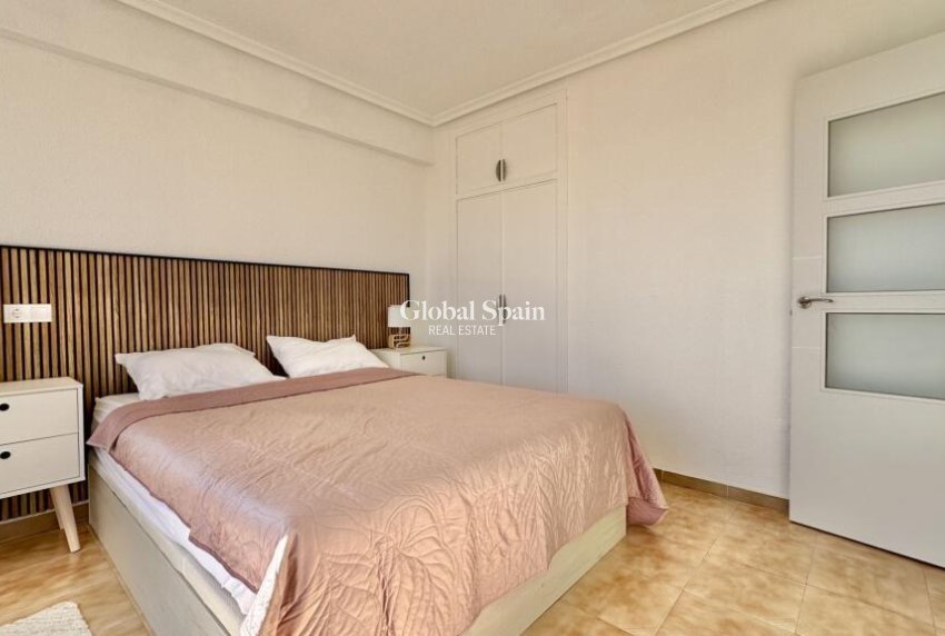Odsprzedaż - PENTHOUSE -
TORREVIEJA - Punta Prima