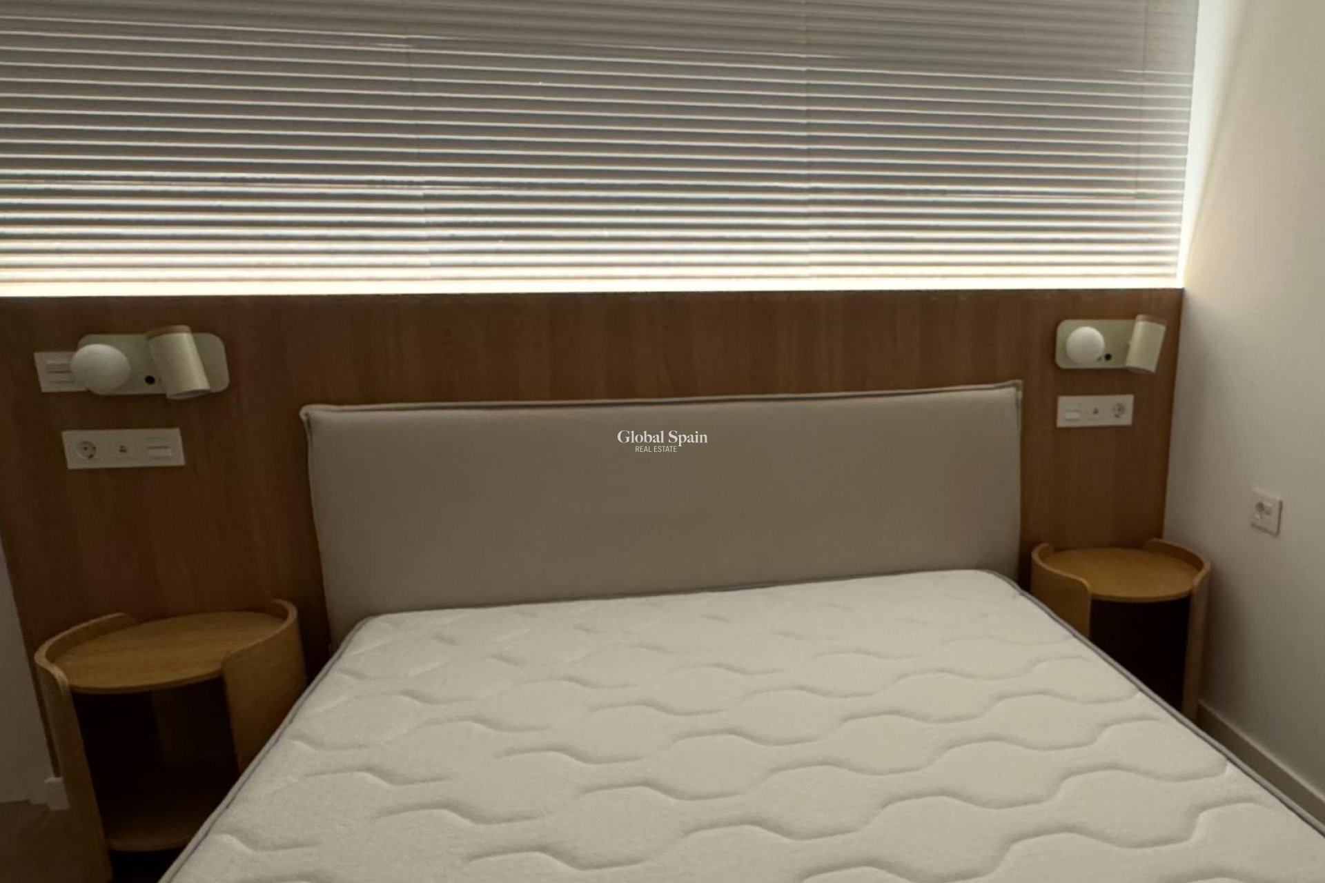 Odsprzedaż - PENTHOUSE -
TORREVIEJA - Punta Prima