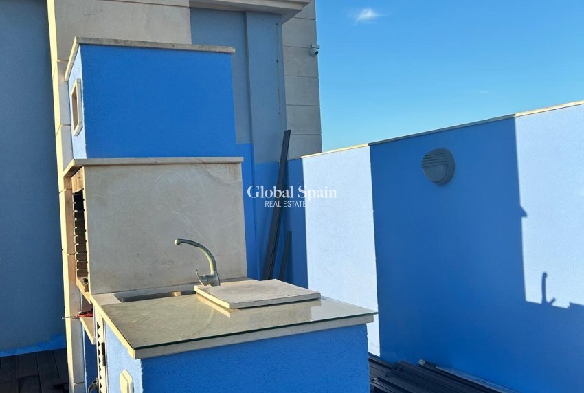 Odsprzedaż - PENTHOUSE -
TORREVIEJA - Torreblanca