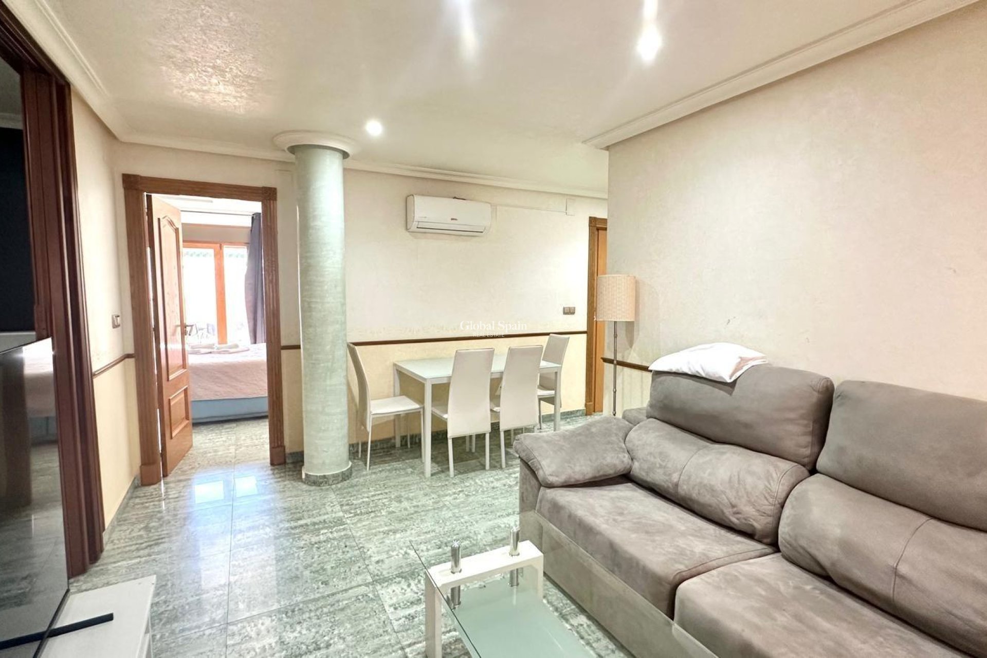 Odsprzedaż - PENTHOUSE -
TORREVIEJA - Torrevieja