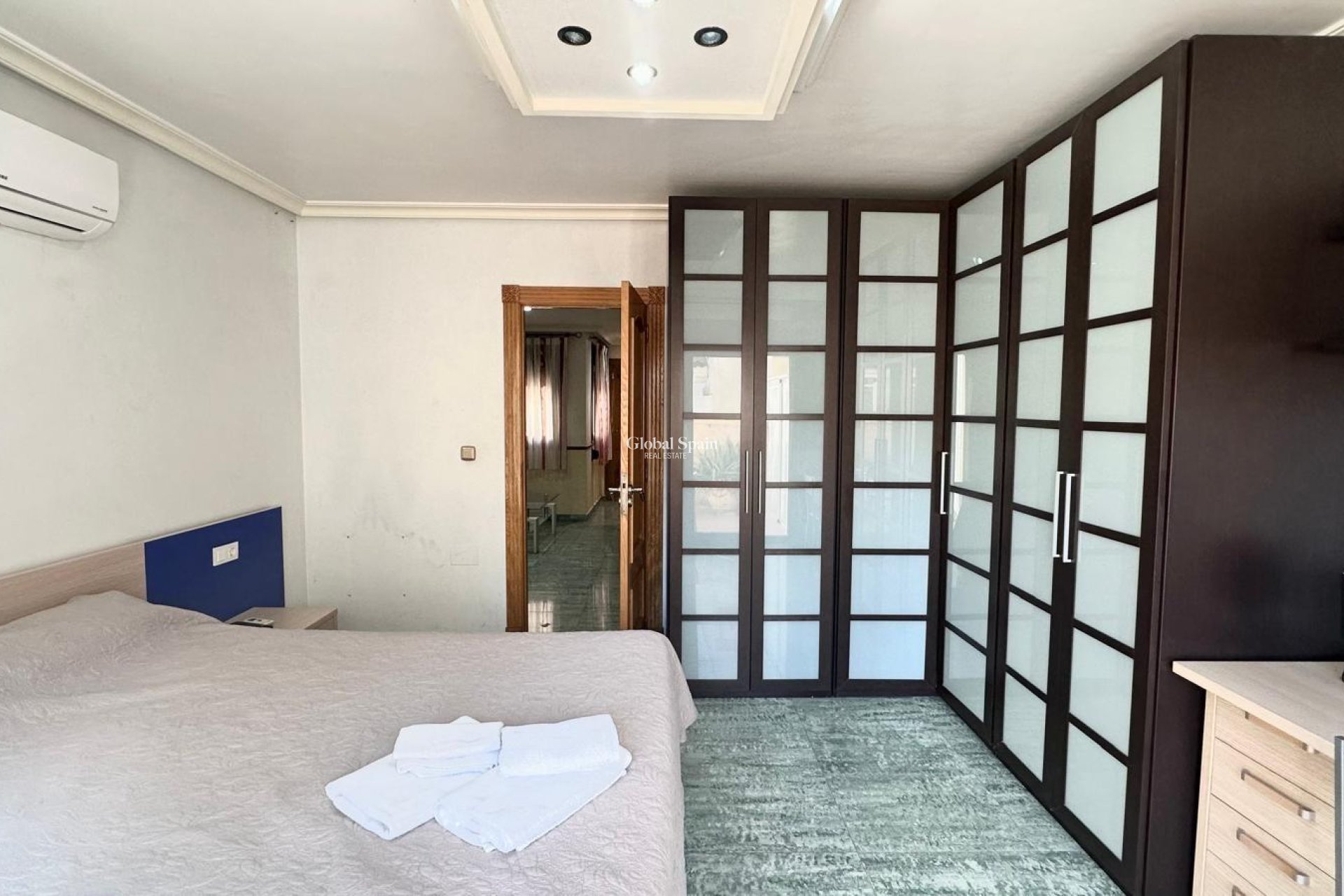 Odsprzedaż - PENTHOUSE -
TORREVIEJA - Torrevieja