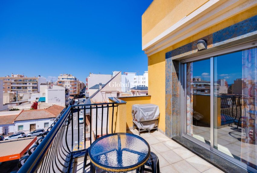 Odsprzedaż - PENTHOUSE -
TORREVIEJA - Torrevieja