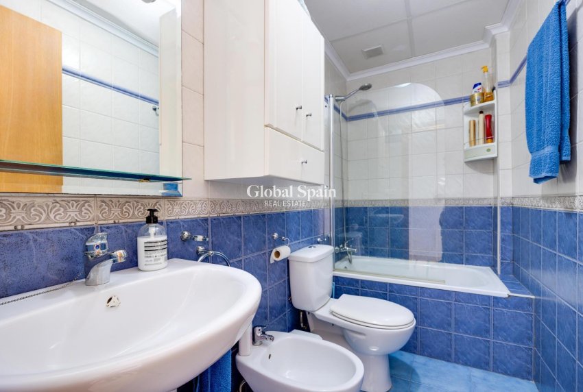 Odsprzedaż - PENTHOUSE -
TORREVIEJA - Torrevieja