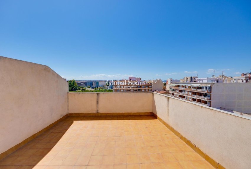 Odsprzedaż - PENTHOUSE -
TORREVIEJA - Torrevieja