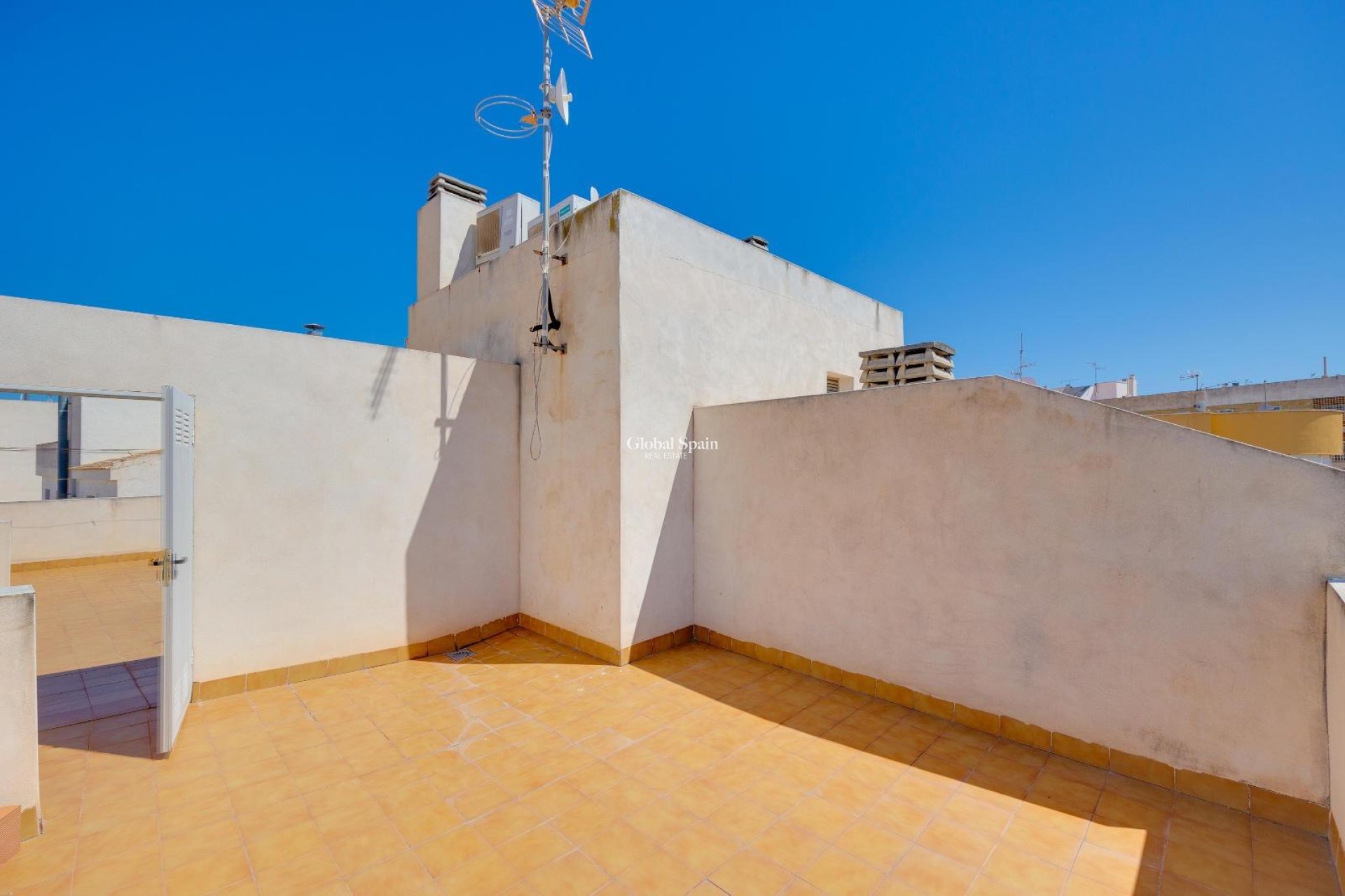Odsprzedaż - PENTHOUSE -
TORREVIEJA - Torrevieja