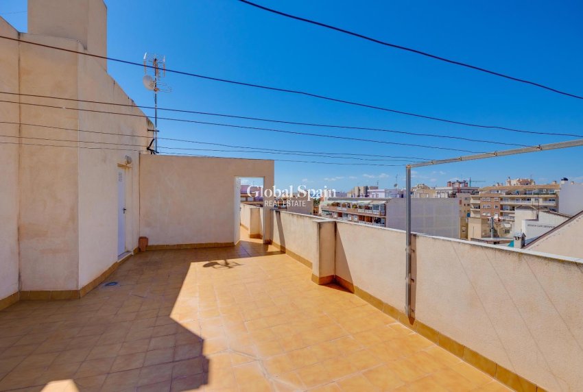 Odsprzedaż - PENTHOUSE -
TORREVIEJA - Torrevieja