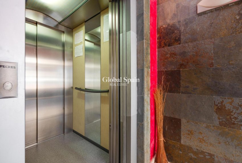 Odsprzedaż - PENTHOUSE -
TORREVIEJA - Torrevieja