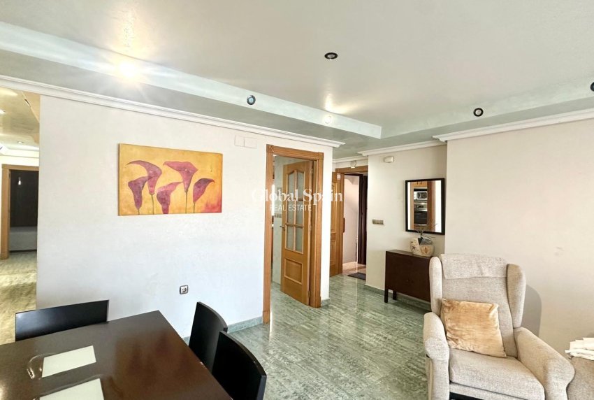 Odsprzedaż - PENTHOUSE -
TORREVIEJA - Torrevieja