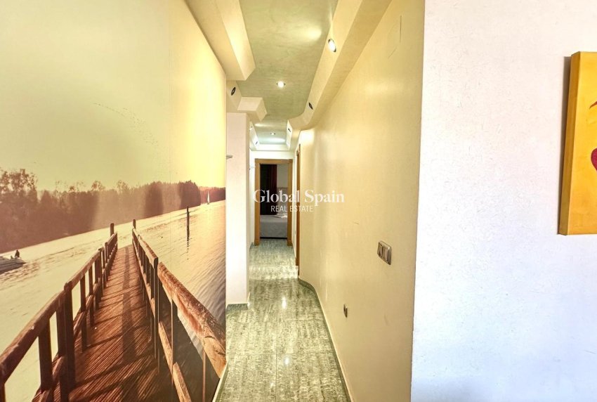 Odsprzedaż - PENTHOUSE -
TORREVIEJA - Torrevieja