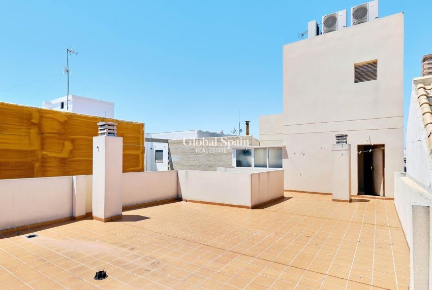 Odsprzedaż - PENTHOUSE -
TORREVIEJA - Torrevieja