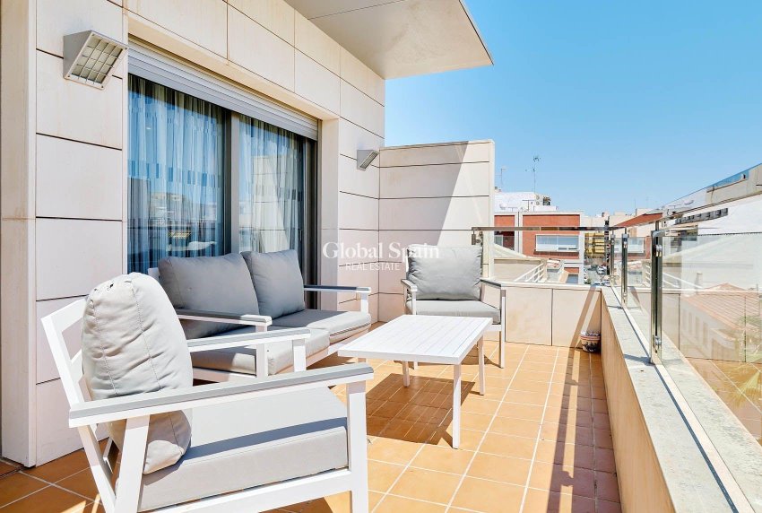 Odsprzedaż - PENTHOUSE -
TORREVIEJA - Torrevieja
