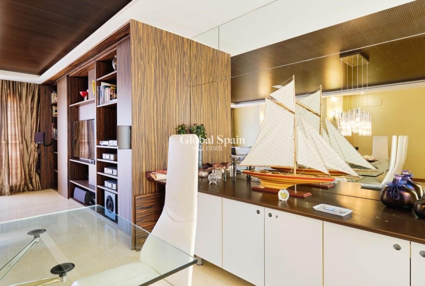 Odsprzedaż - PENTHOUSE -
TORREVIEJA - Torrevieja