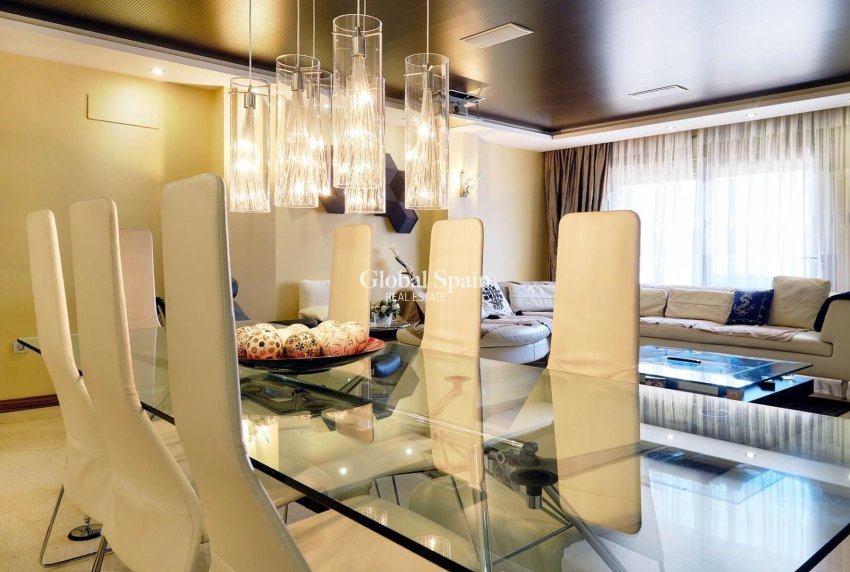 Odsprzedaż - PENTHOUSE -
TORREVIEJA - Torrevieja