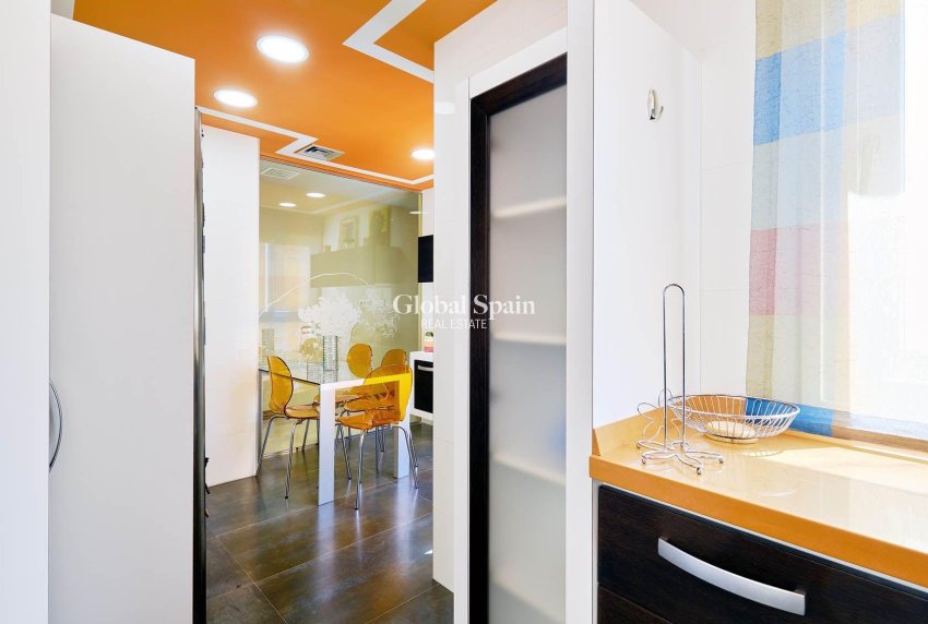 Odsprzedaż - PENTHOUSE -
TORREVIEJA - Torrevieja