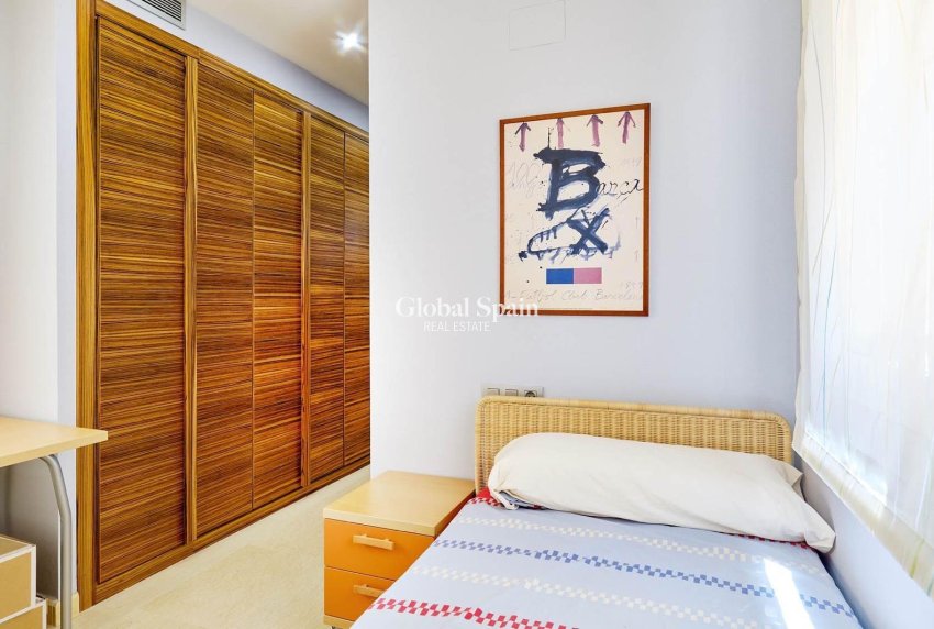 Odsprzedaż - PENTHOUSE -
TORREVIEJA - Torrevieja