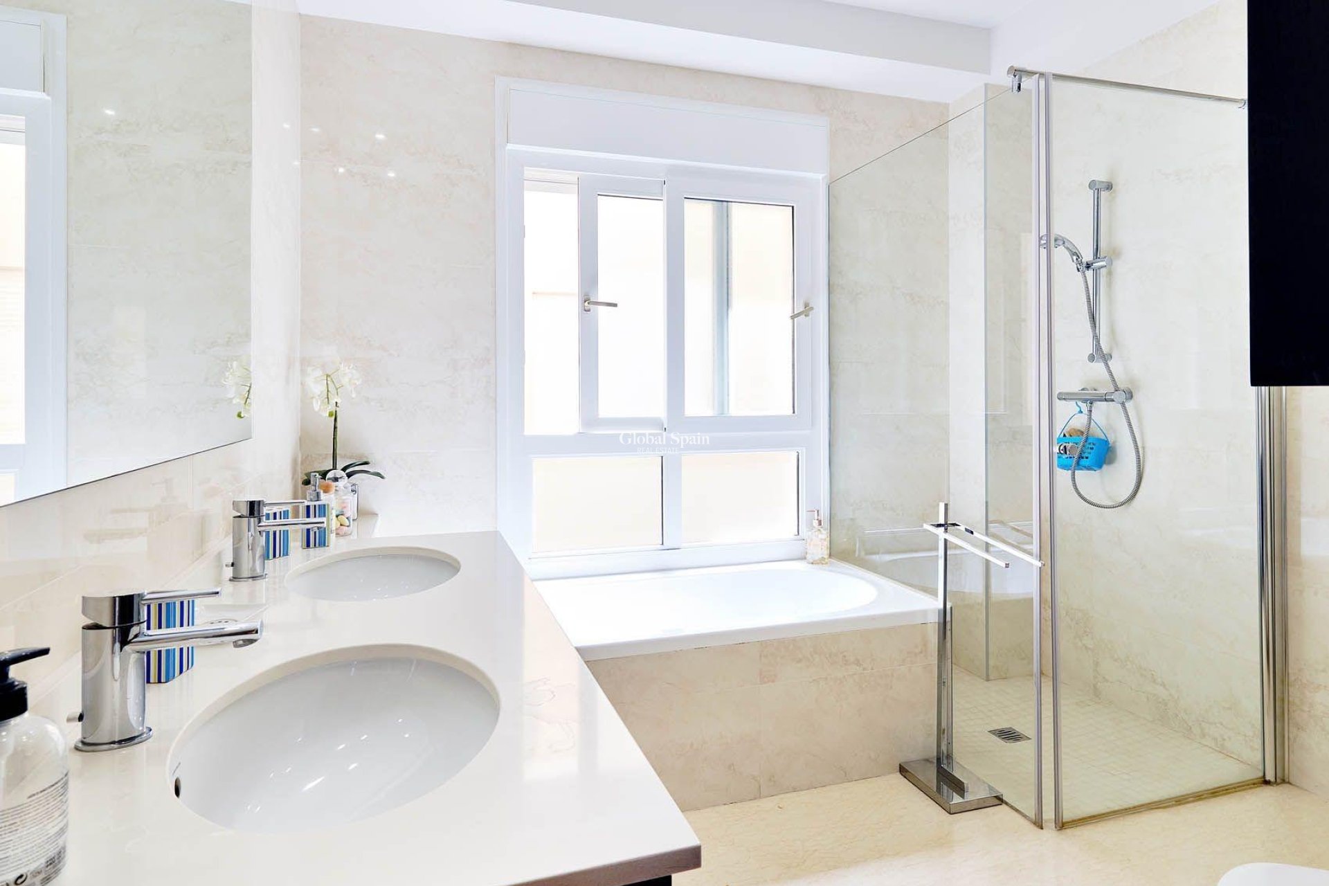 Odsprzedaż - PENTHOUSE -
TORREVIEJA - Torrevieja