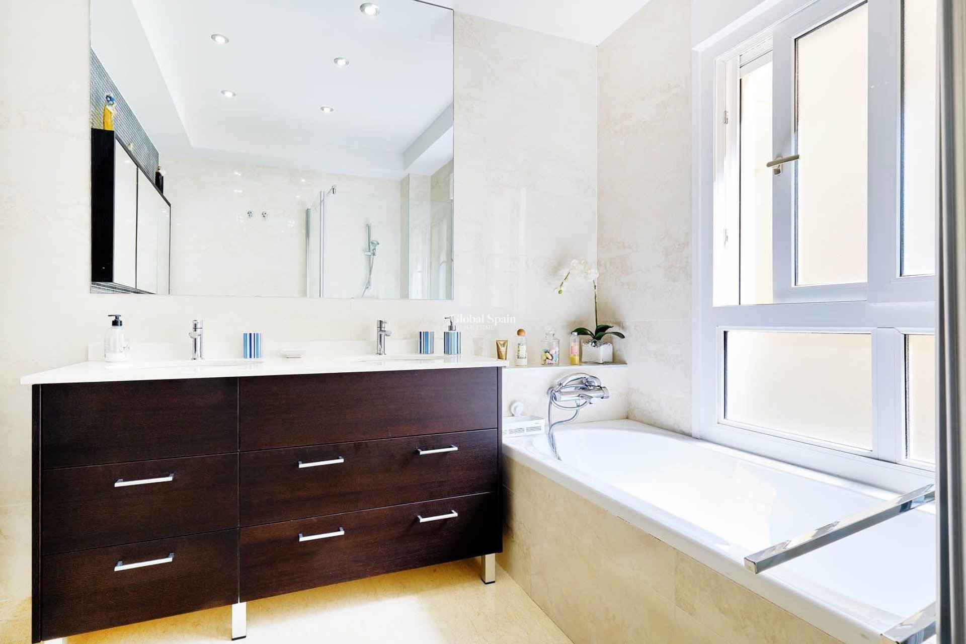 Odsprzedaż - PENTHOUSE -
TORREVIEJA - Torrevieja