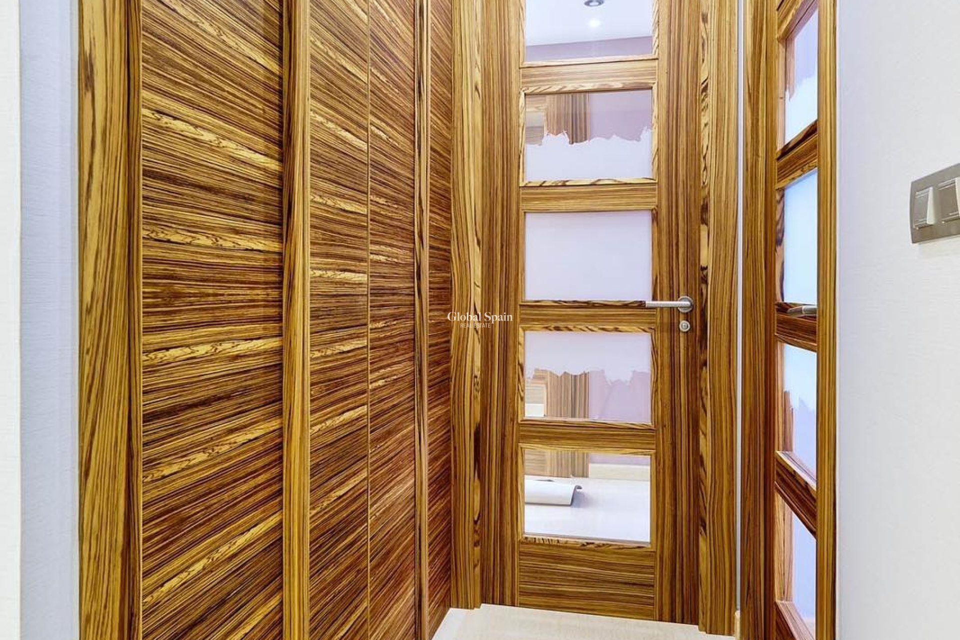 Odsprzedaż - PENTHOUSE -
TORREVIEJA - Torrevieja