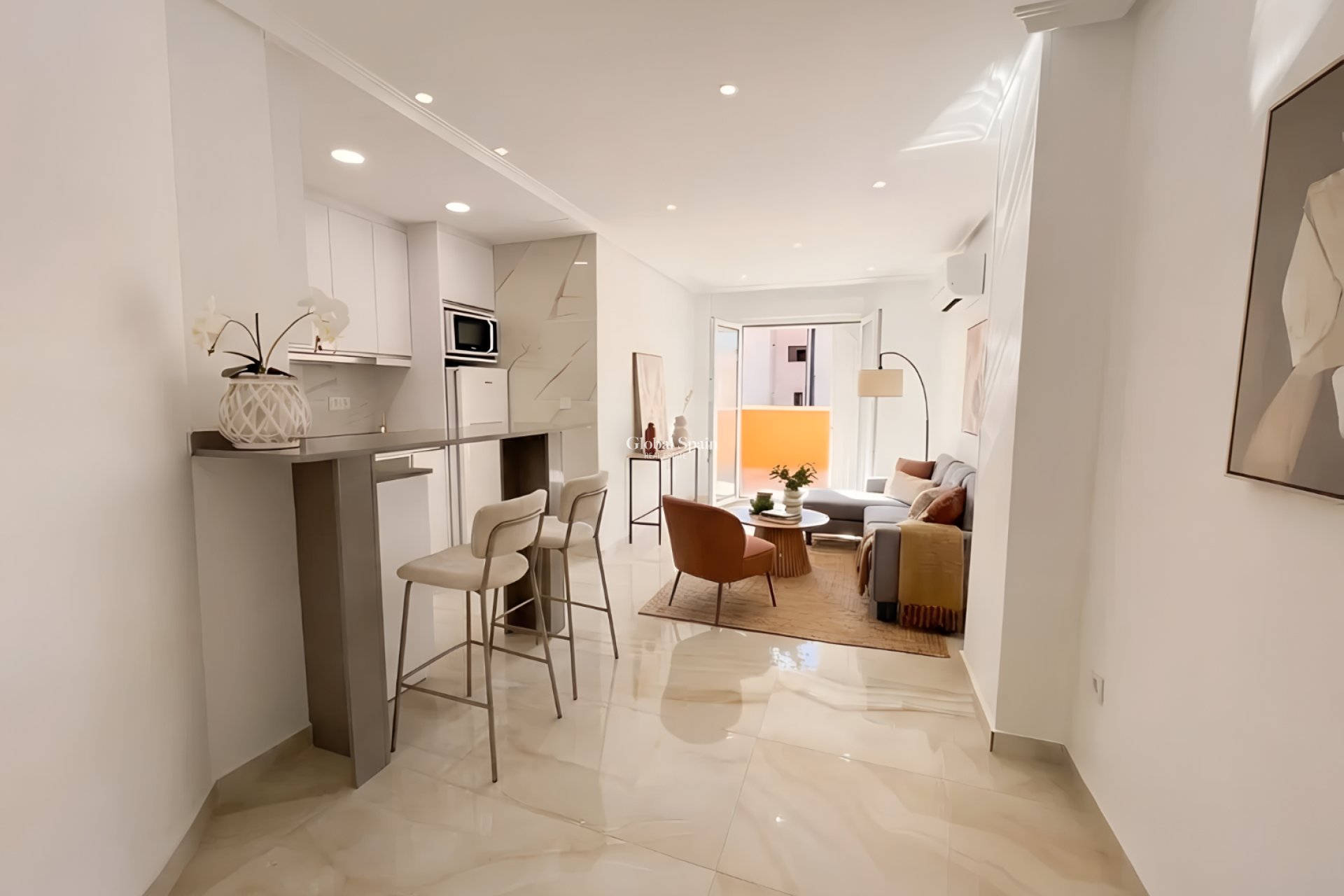 Odsprzedaż - PENTHOUSE -
TORREVIEJA - Torrevieja