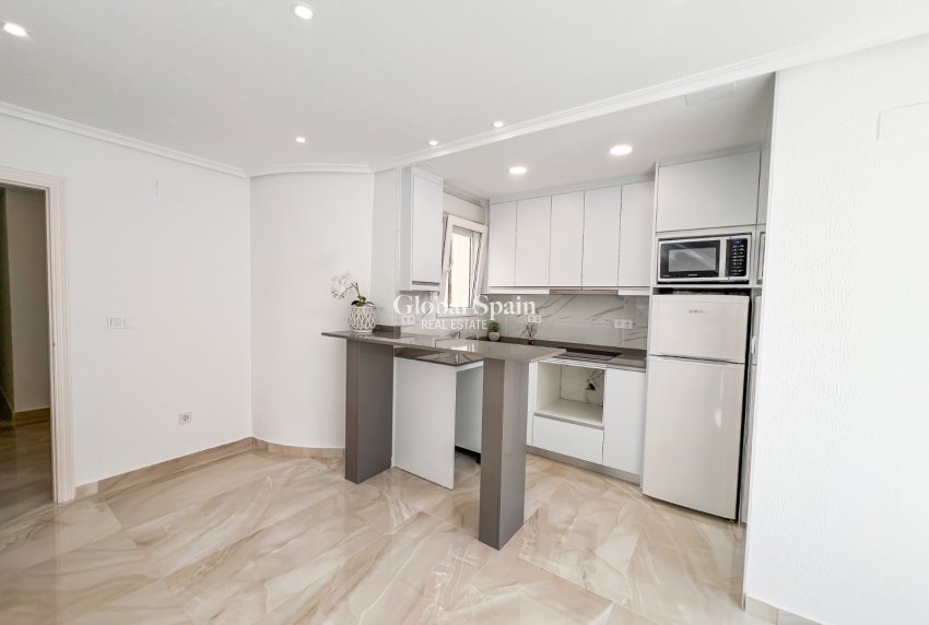 Odsprzedaż - PENTHOUSE -
TORREVIEJA - Torrevieja