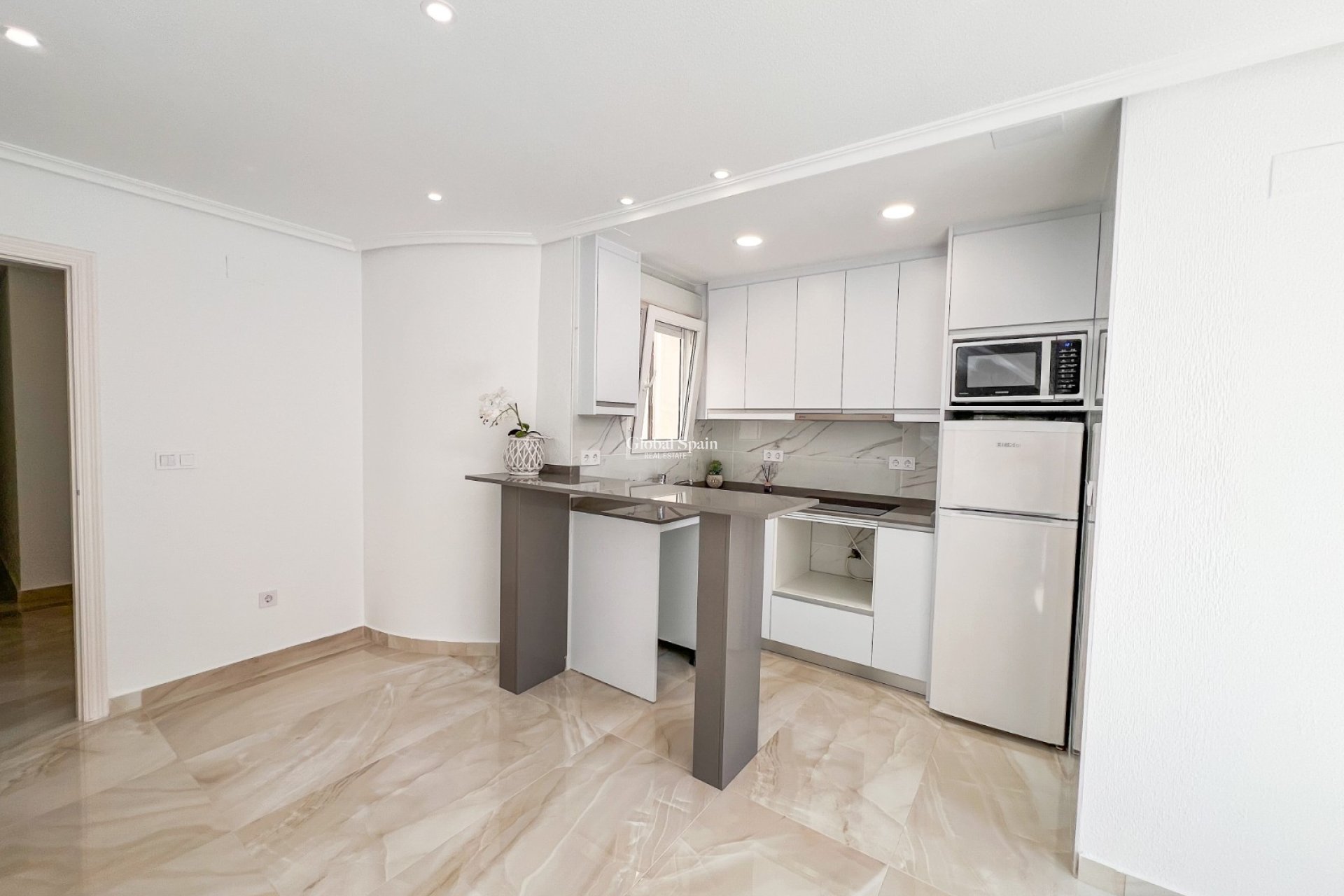 Odsprzedaż - PENTHOUSE -
TORREVIEJA - Torrevieja