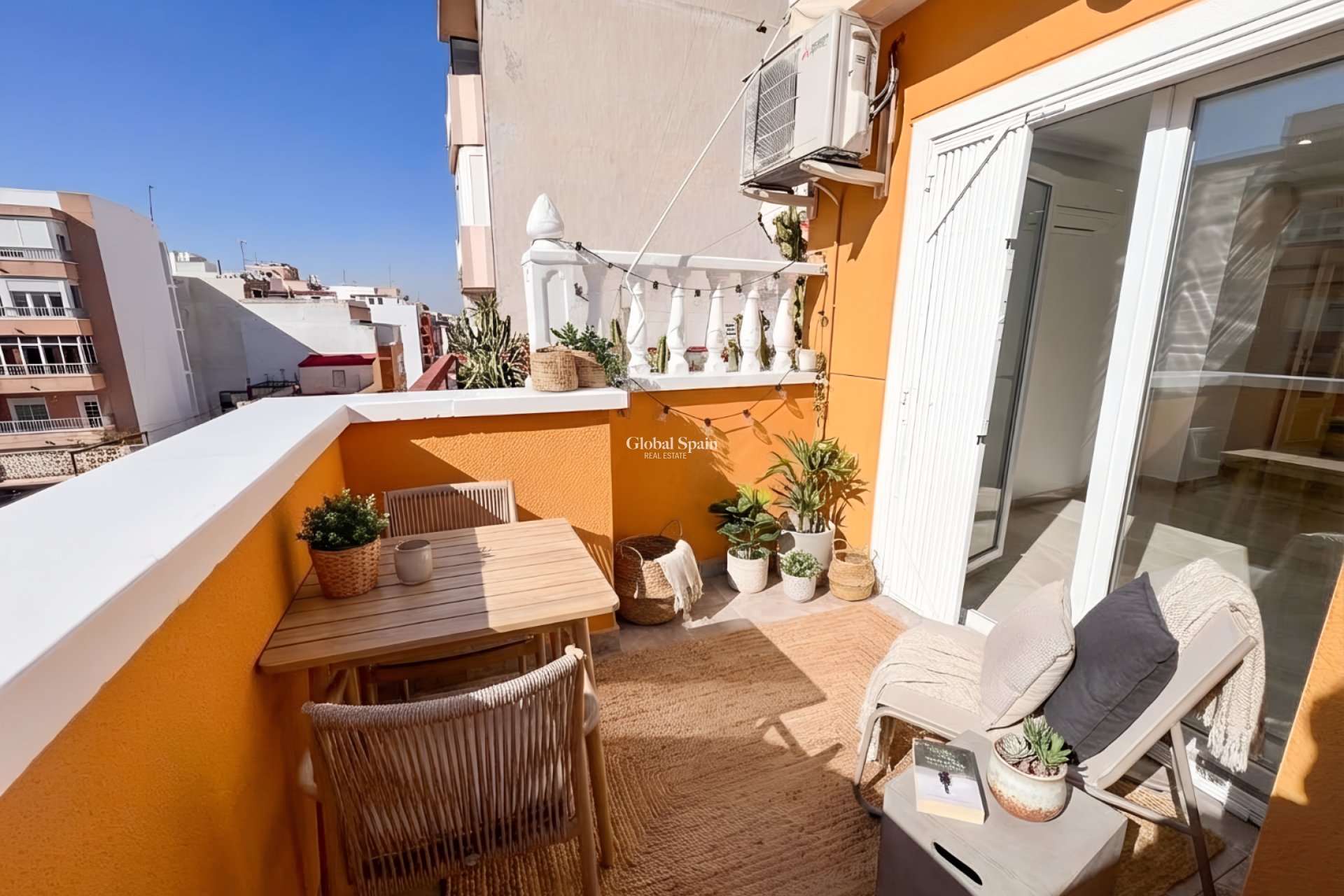 Odsprzedaż - PENTHOUSE -
TORREVIEJA - Torrevieja