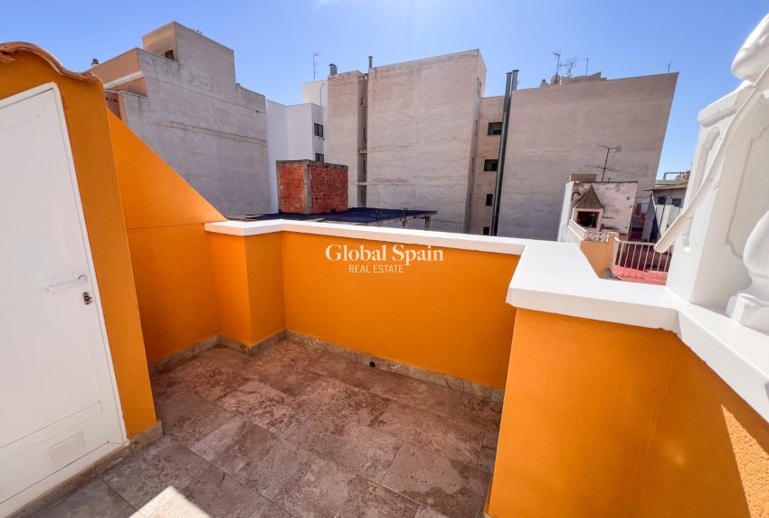 Odsprzedaż - PENTHOUSE -
TORREVIEJA - Torrevieja