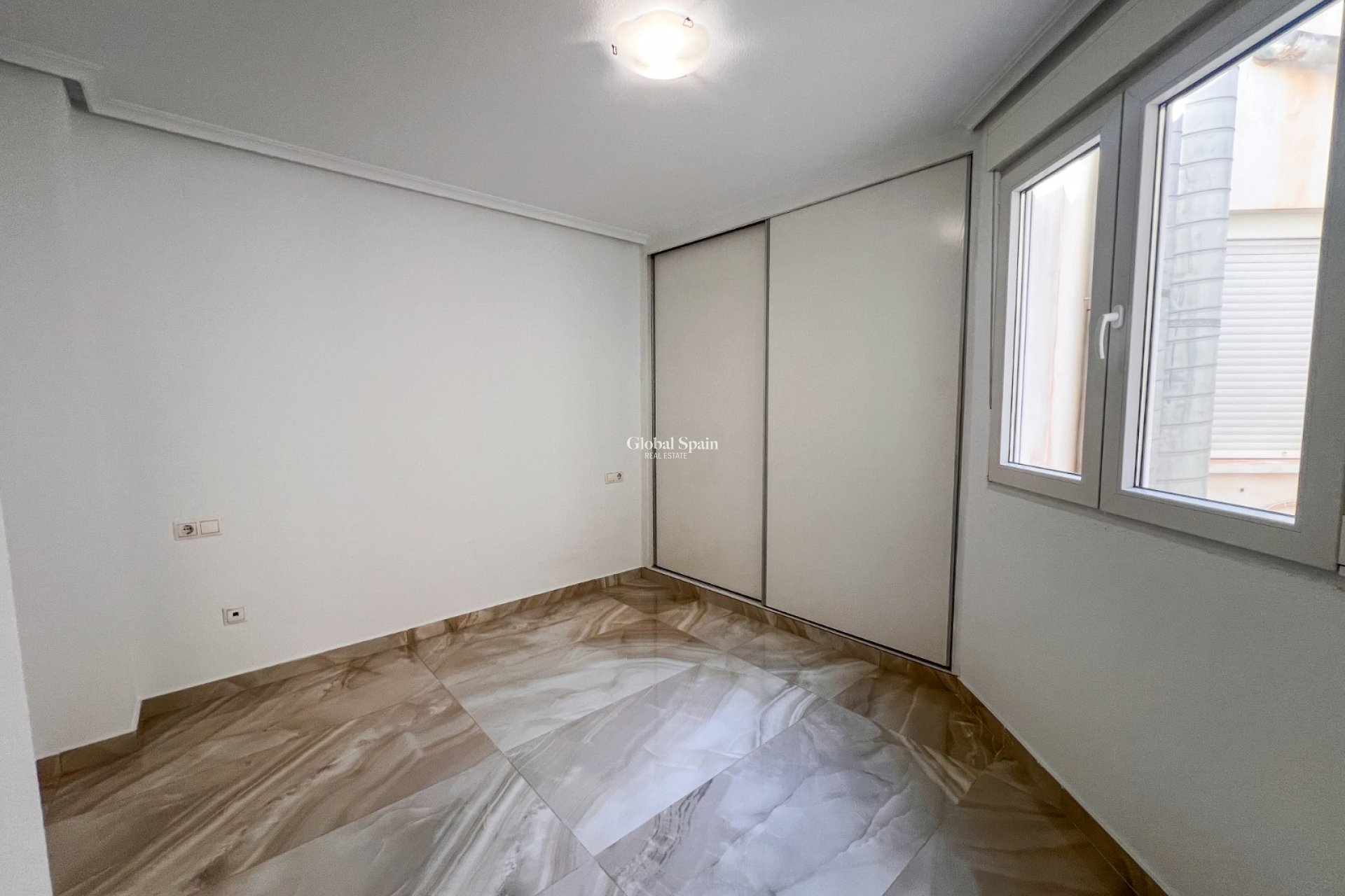 Odsprzedaż - PENTHOUSE -
TORREVIEJA - Torrevieja