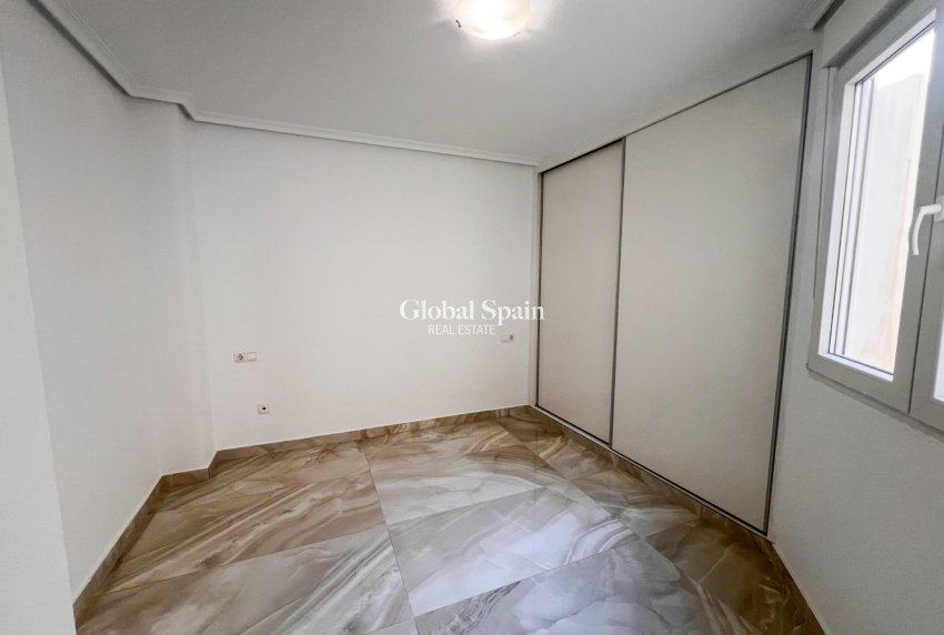 Odsprzedaż - PENTHOUSE -
TORREVIEJA - Torrevieja