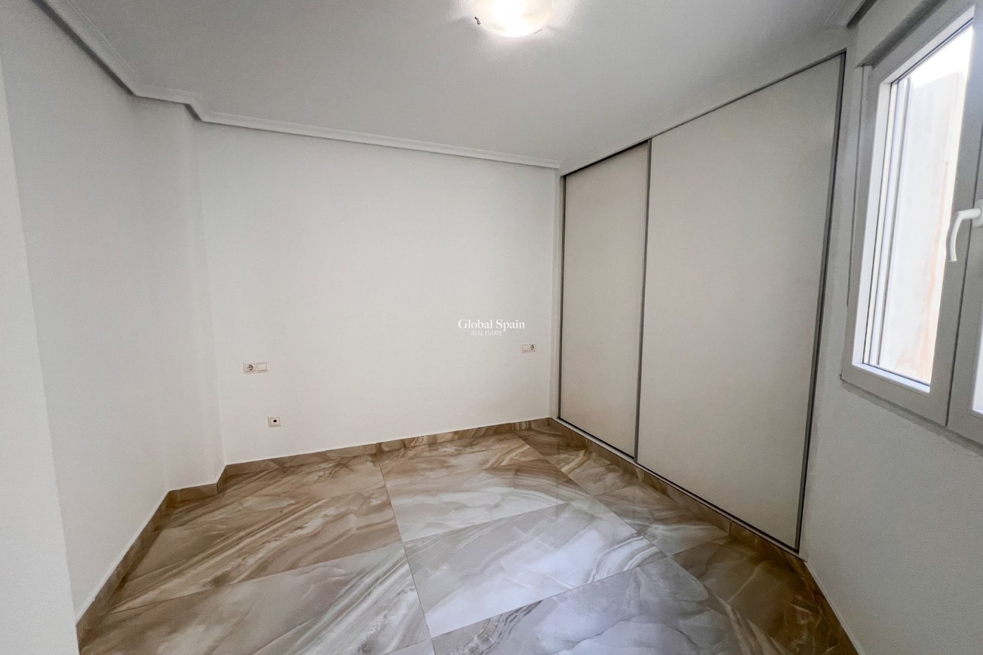 Odsprzedaż - PENTHOUSE -
TORREVIEJA - Torrevieja