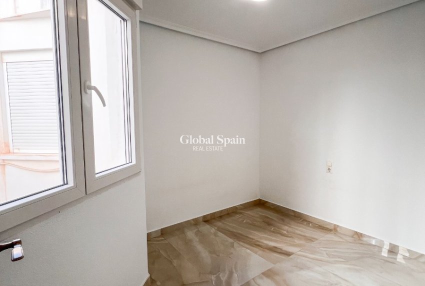 Odsprzedaż - PENTHOUSE -
TORREVIEJA - Torrevieja