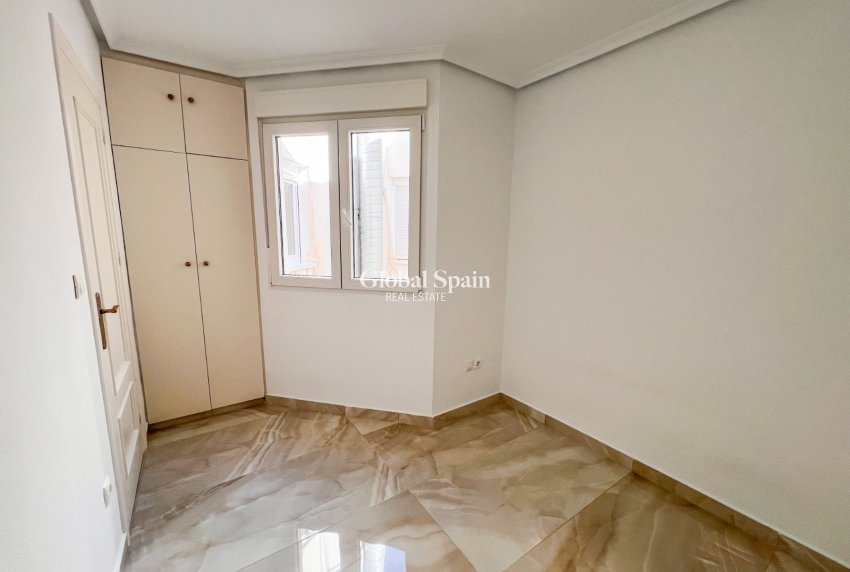 Odsprzedaż - PENTHOUSE -
TORREVIEJA - Torrevieja