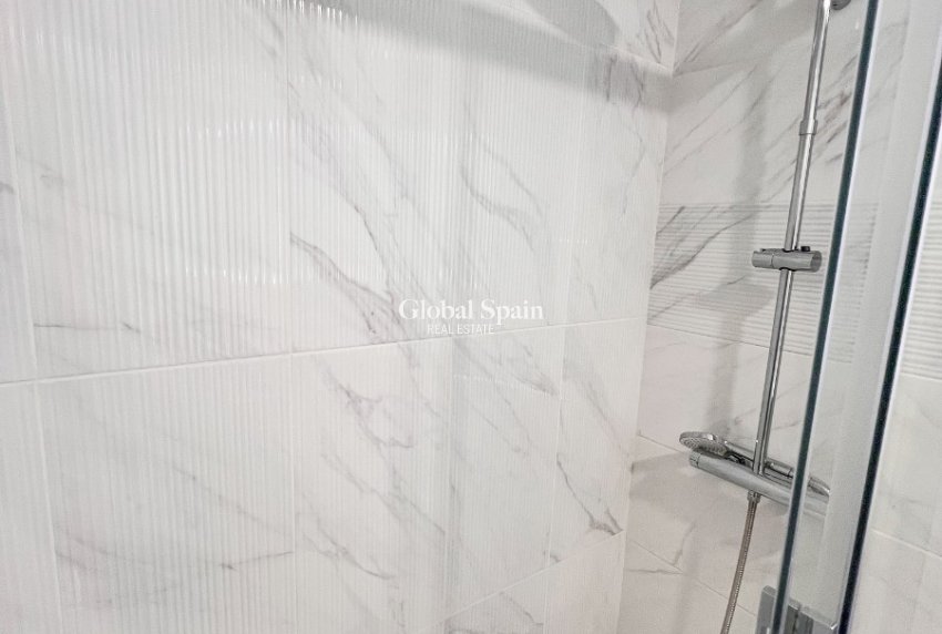 Odsprzedaż - PENTHOUSE -
TORREVIEJA - Torrevieja