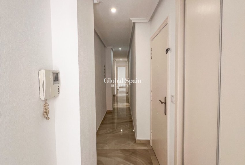 Odsprzedaż - PENTHOUSE -
TORREVIEJA - Torrevieja