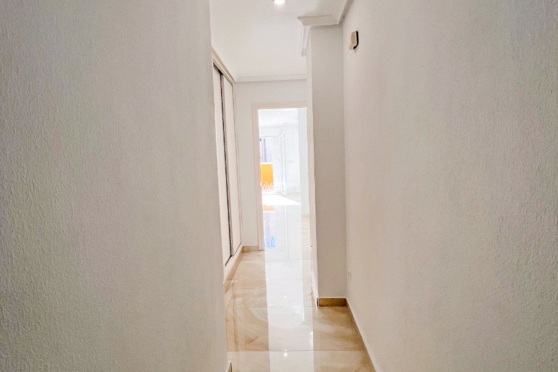 Odsprzedaż - PENTHOUSE -
TORREVIEJA - Torrevieja