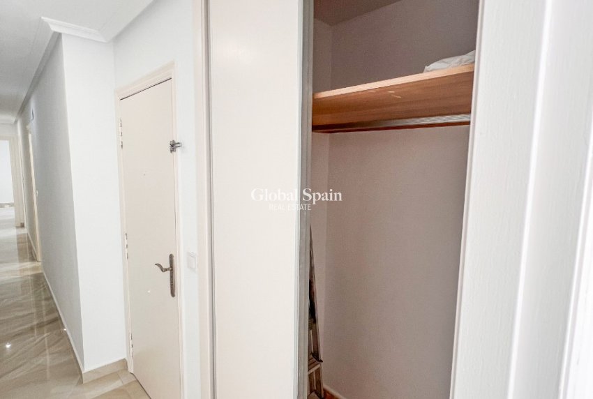 Odsprzedaż - PENTHOUSE -
TORREVIEJA - Torrevieja