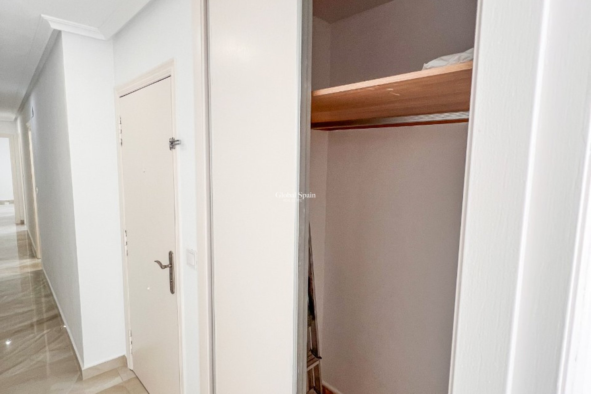 Odsprzedaż - PENTHOUSE -
TORREVIEJA - Torrevieja