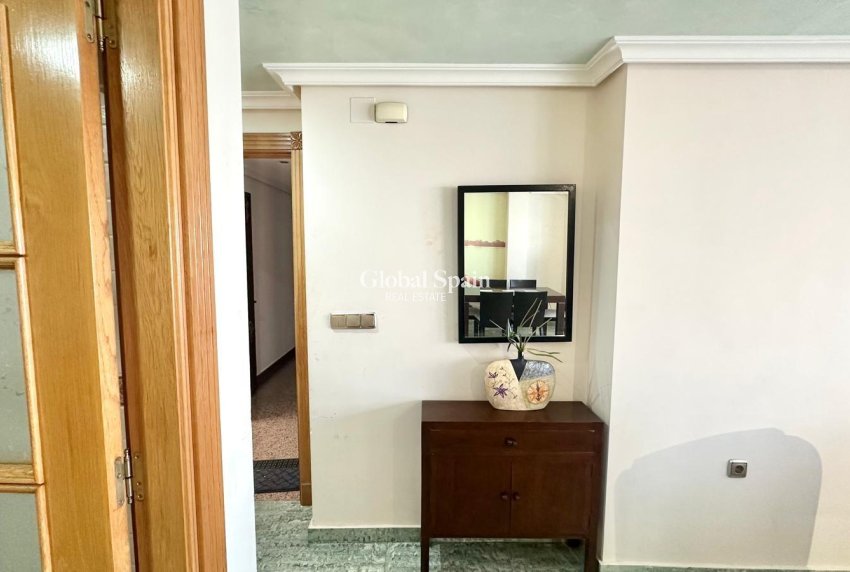 Odsprzedaż - PENTHOUSE -
TORREVIEJA - Torrevieja