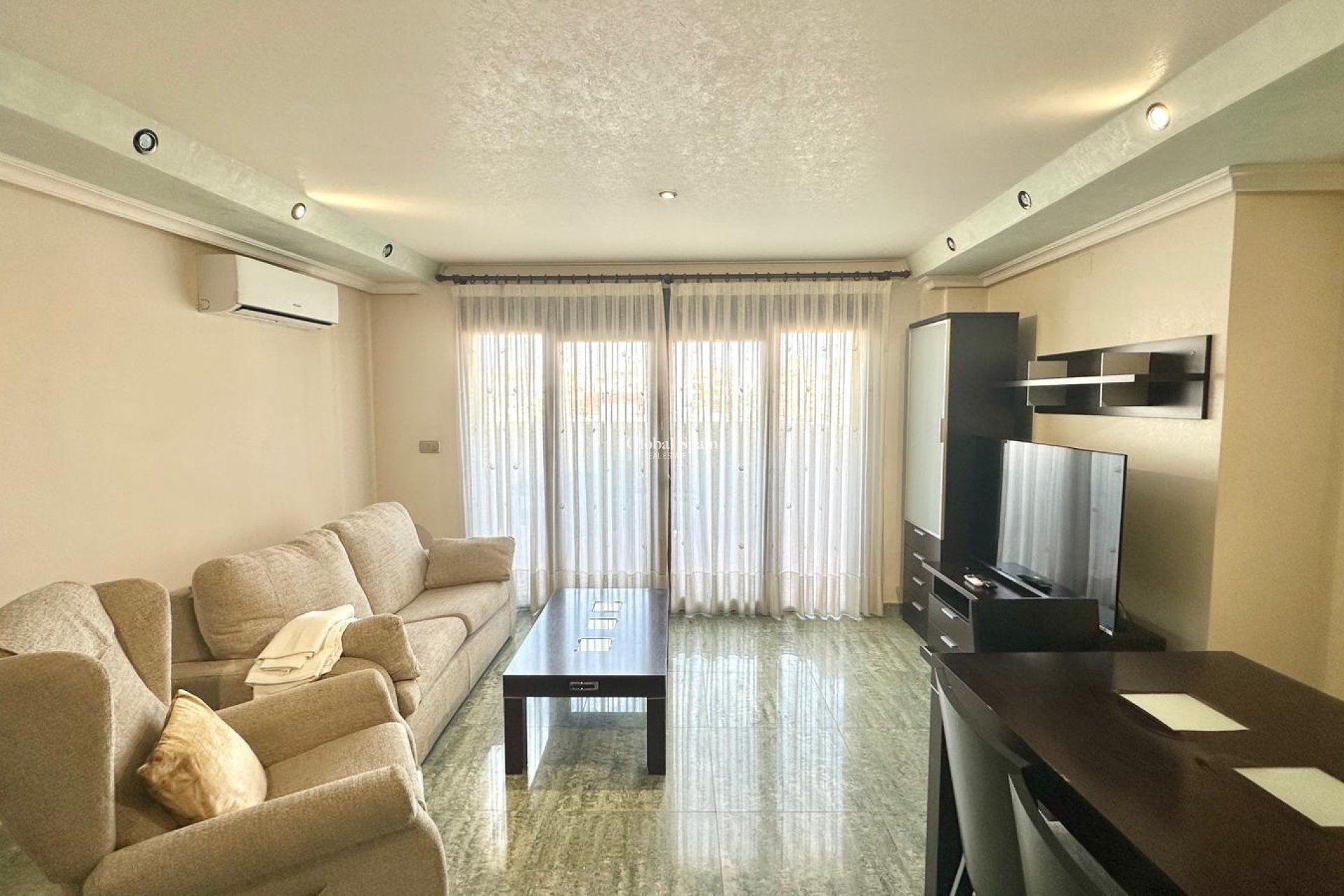 Odsprzedaż - PENTHOUSE -
TORREVIEJA - Torrevieja