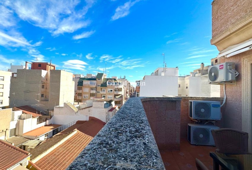 Odsprzedaż - PENTHOUSE -
TORREVIEJA - Torrevieja