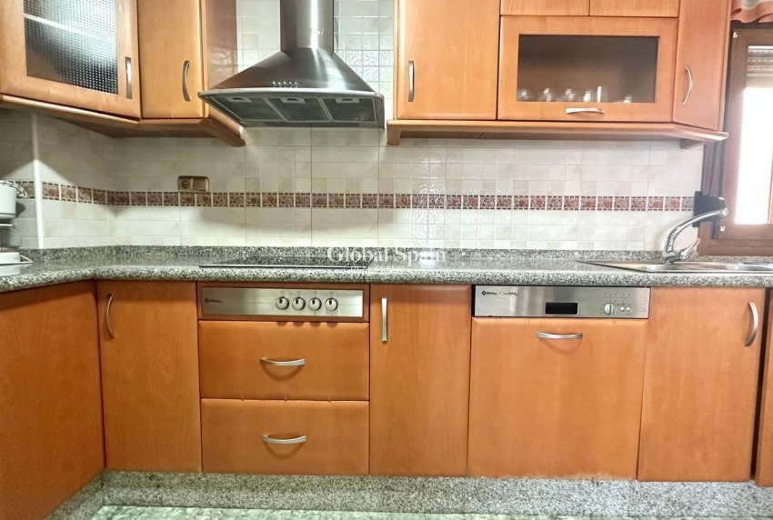 Odsprzedaż - PENTHOUSE -
TORREVIEJA - Torrevieja