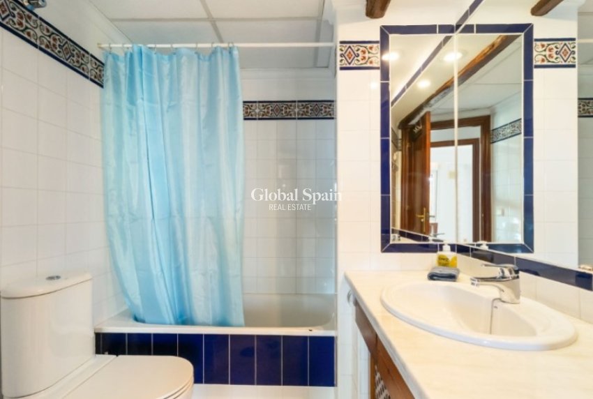 Odsprzedaż - PENTHOUSE -
TORREVIEJA - 