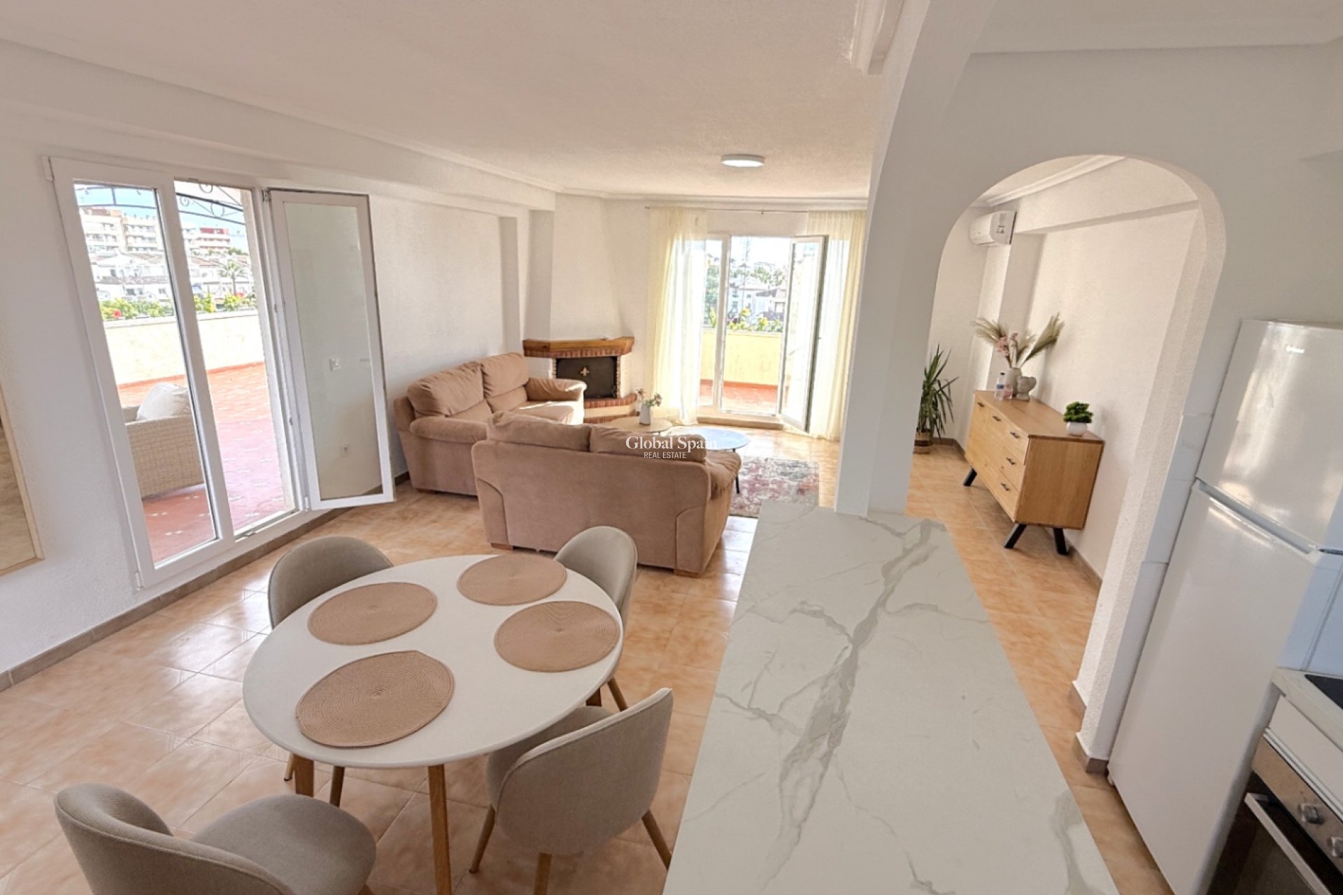 Odsprzedaż - PENTHOUSE -
TORREVIEJA - 