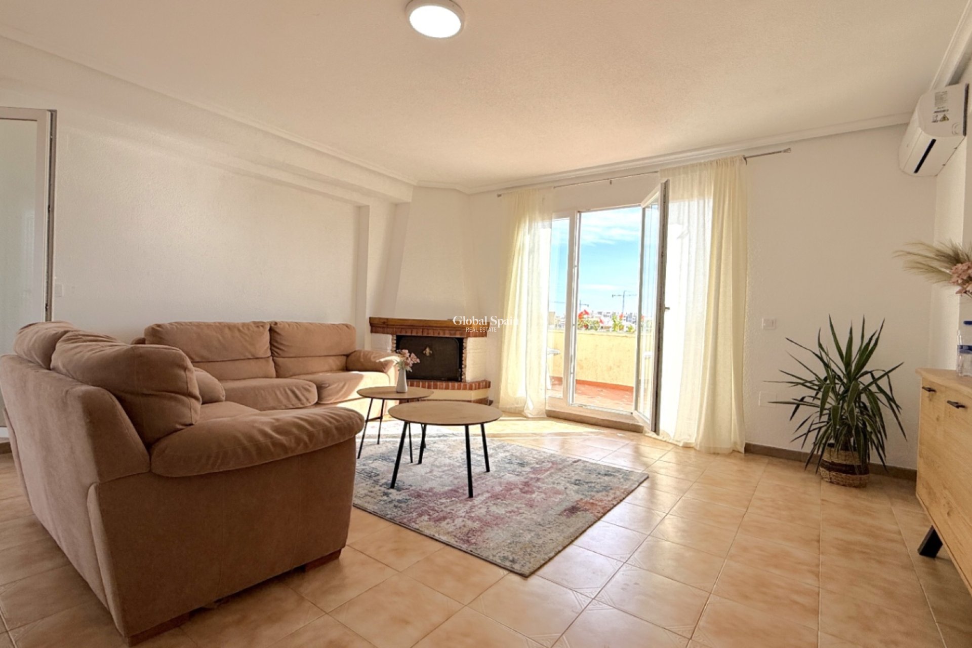 Odsprzedaż - PENTHOUSE -
TORREVIEJA - 