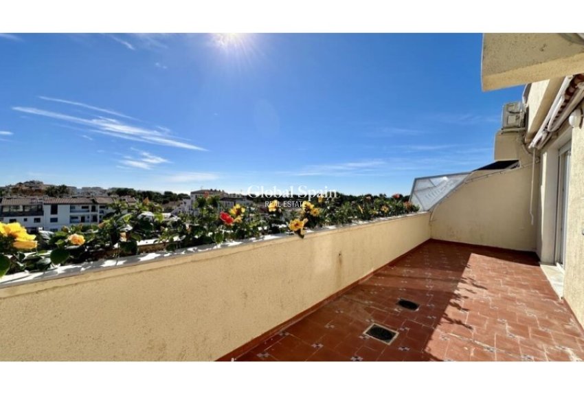 Odsprzedaż - PENTHOUSE -
TORREVIEJA - 